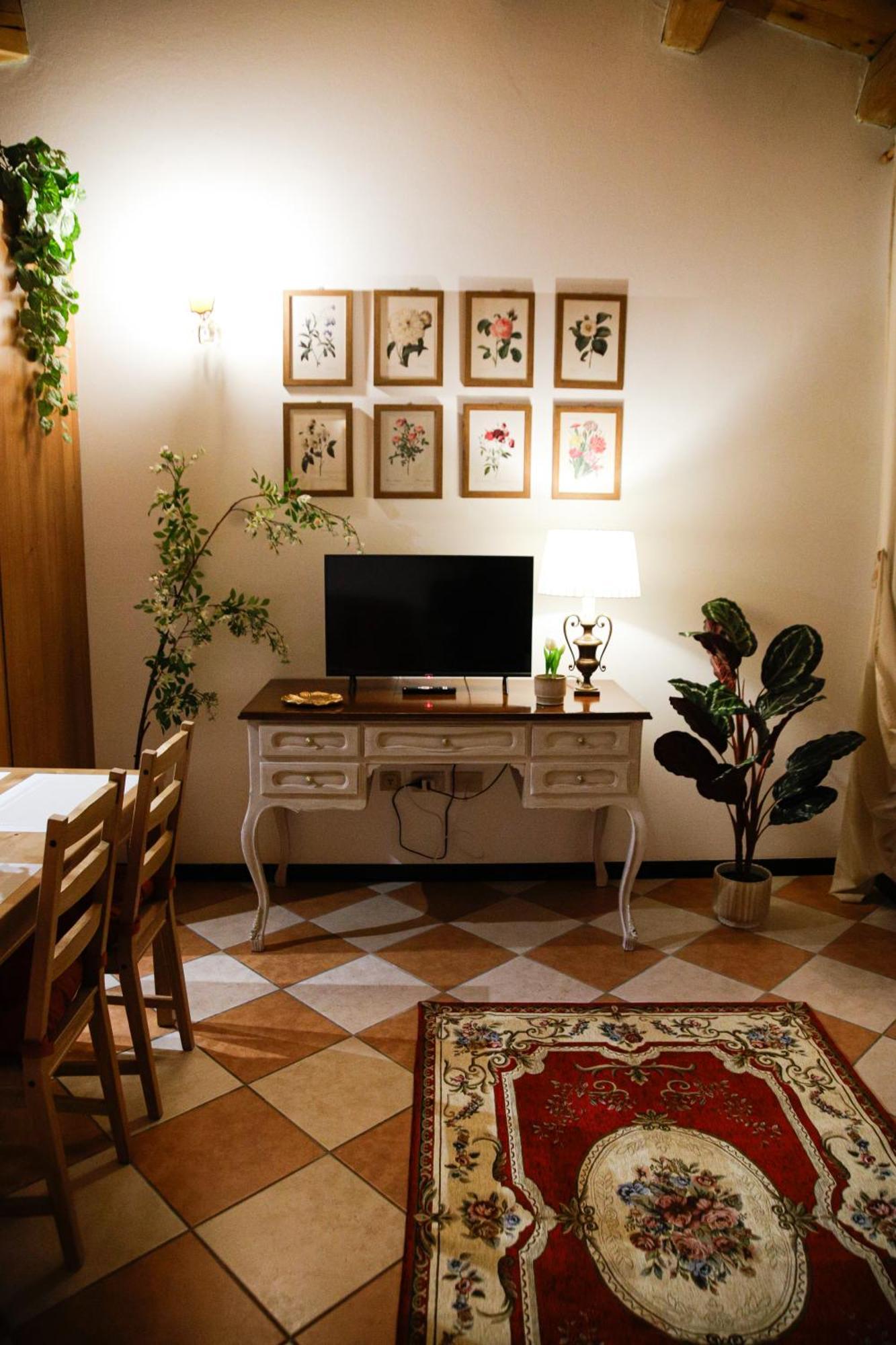 Floreal House - Classic Style Apartment Rovigo
