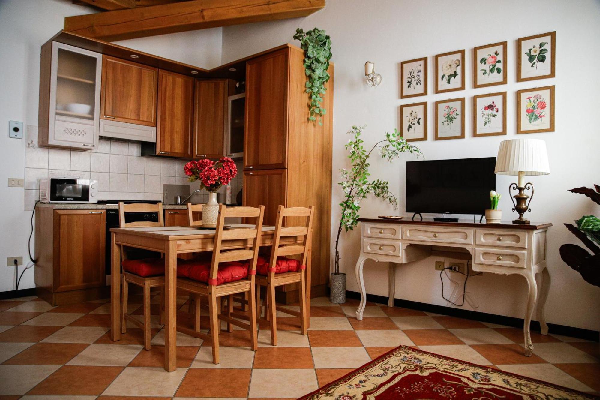 Floreal House - Classic Style Apartment Rovigo