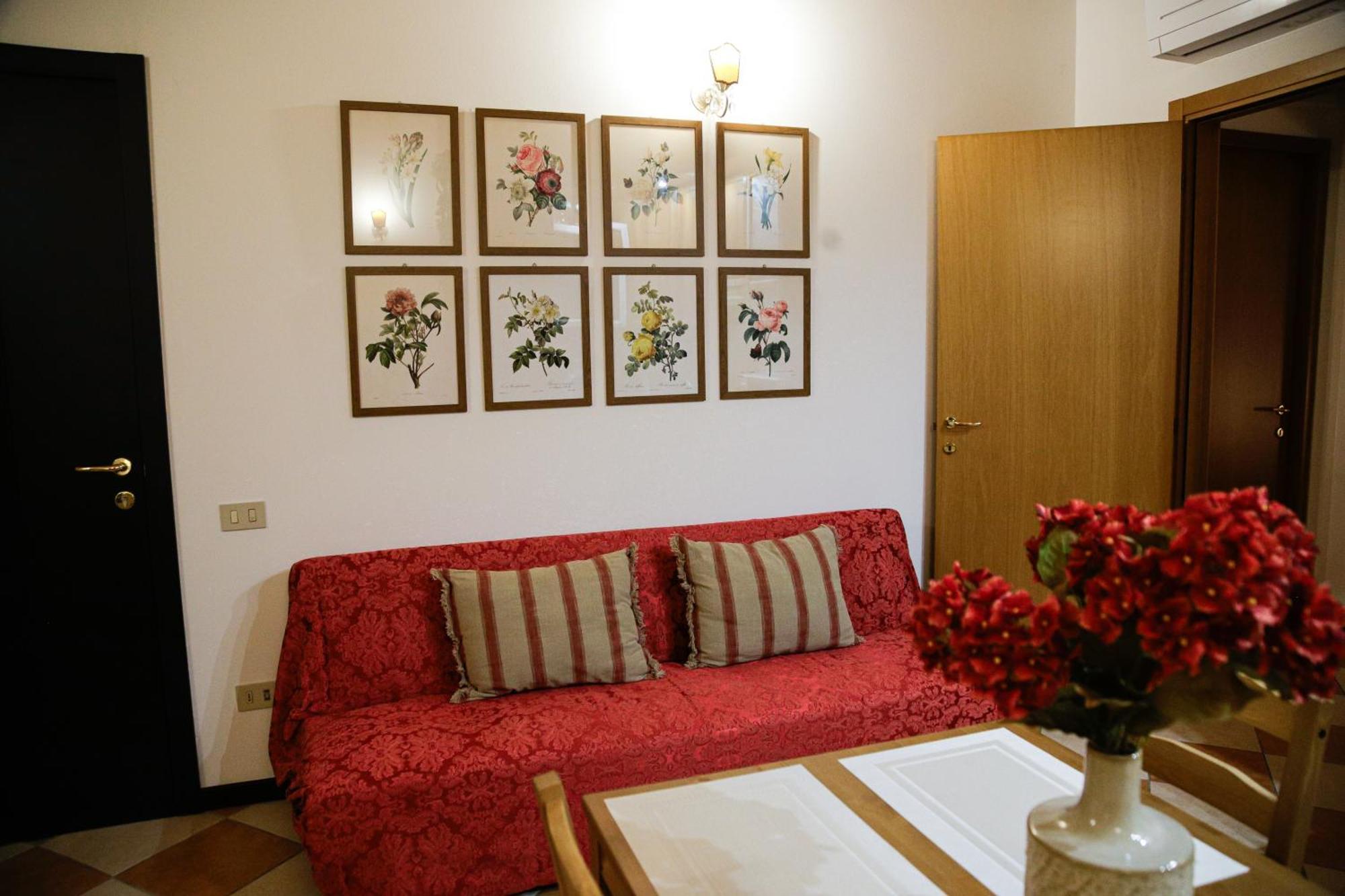 Floreal House - Classic Style