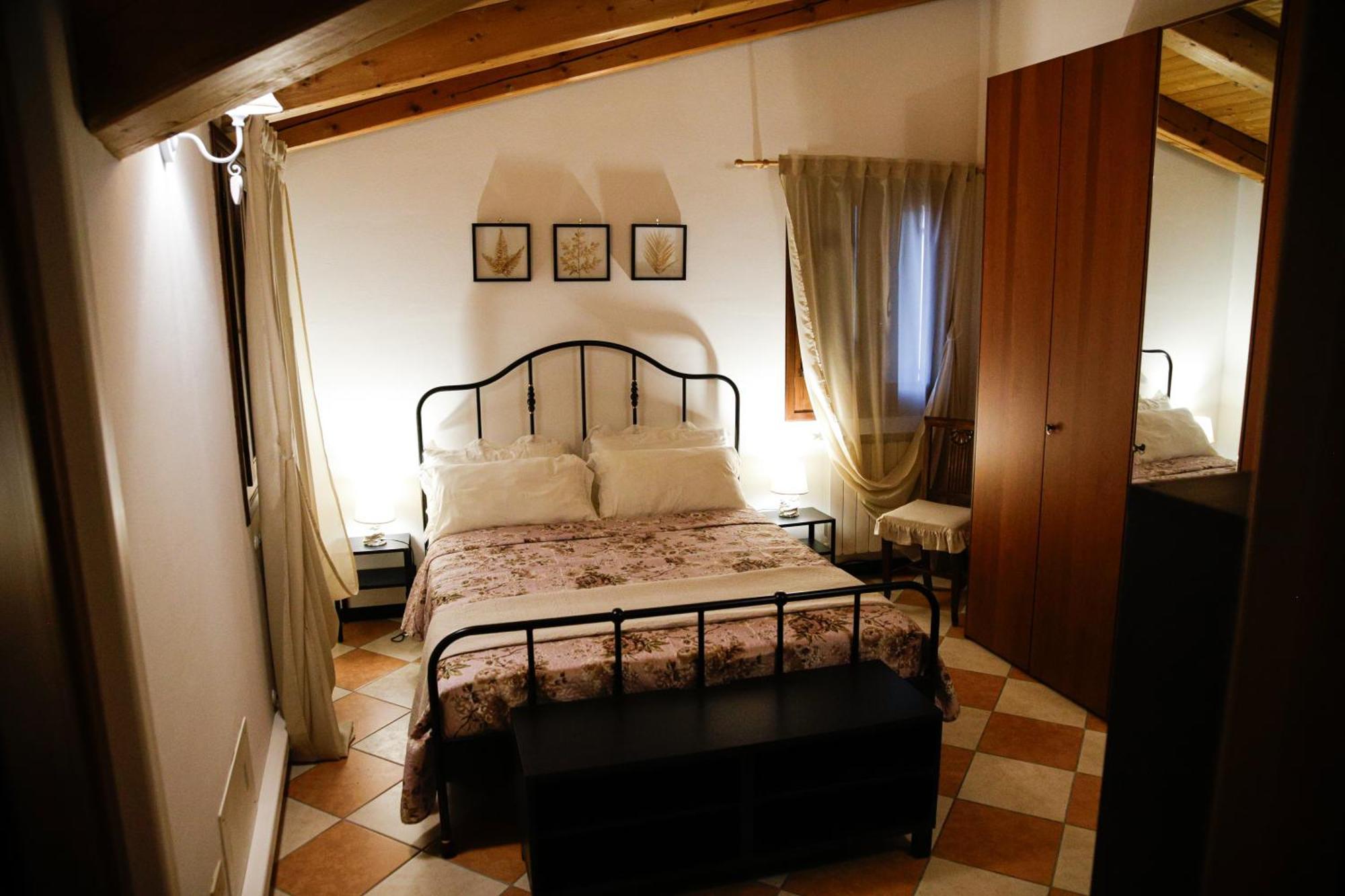 Floreal House - Classic Style Apartment
