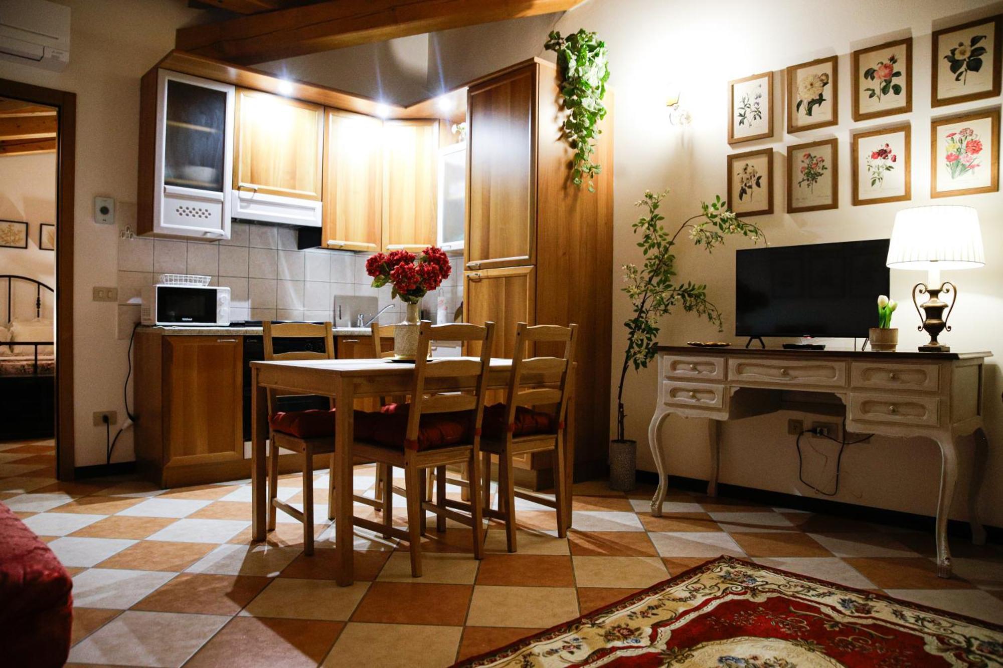 Floreal House - Classic Style Apartment Rovigo