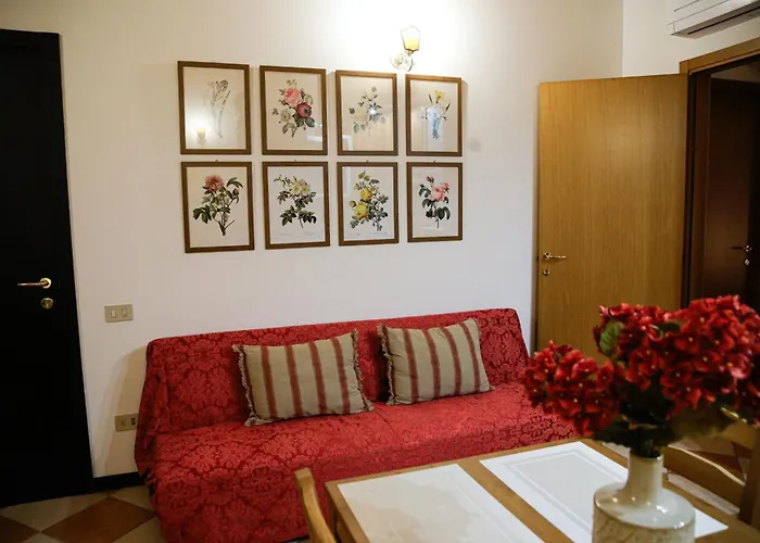 Floreal House - Classic Style Apartment